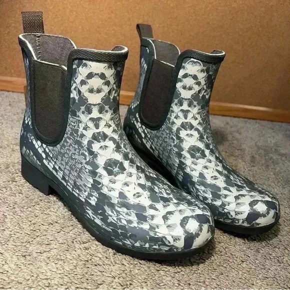 Chooka Women's Snake Print Eastlake Rain Boots Size 6 Gray Booties - Picture 9 of 9
